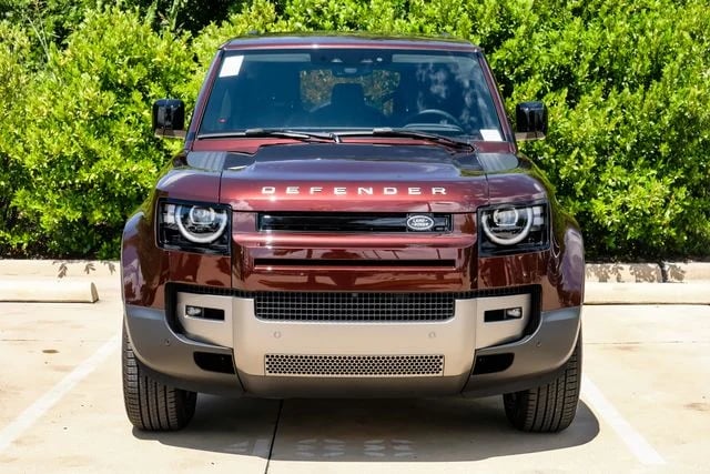 2026 Land Rover Defender - Image 2