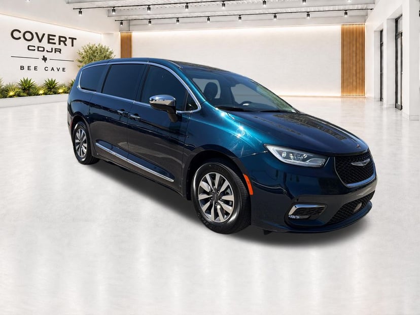 2023 Chrysler Pacifica - Image 1