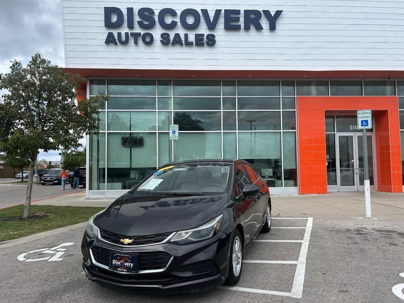 2017 Chevrolet Cruze - Image 1