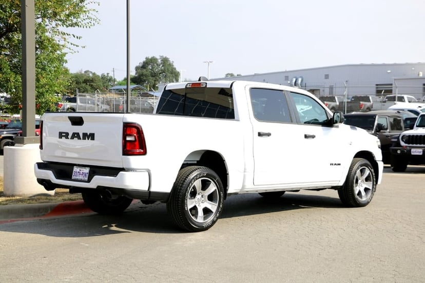 2026 Ram 1500 - Image 2