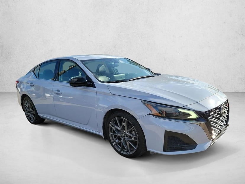 2023 Nissan Altima - Image 1