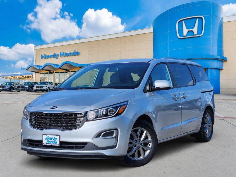 2020 Kia sedona - Image 1