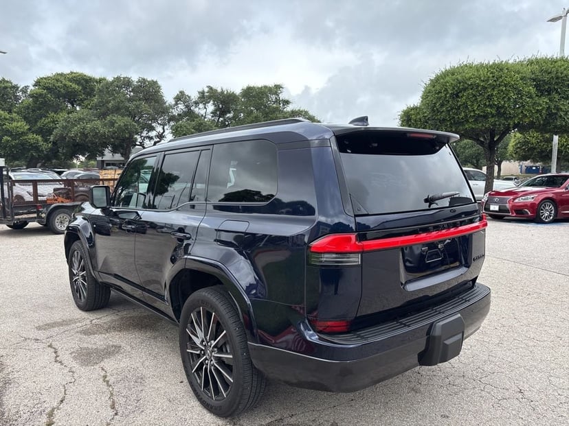 2025 Lexus GX - Image 3