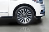 2019 Lincoln Navigator L - Preview 4
