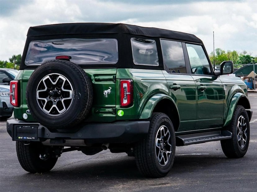 2025 Ford Bronco - Image 2