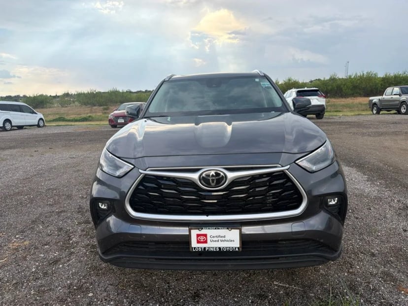2023 Toyota Highlander - Image 3