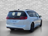 2023 Chrysler Pacifica - Preview 4