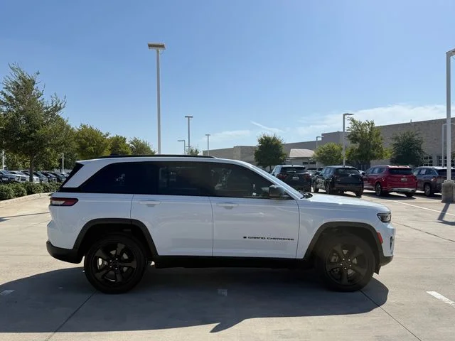 2023 Jeep Grand Cherokee - Image 2