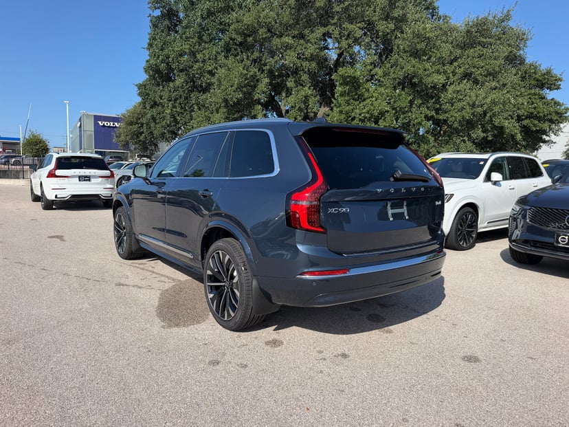 2026 Volvo XC90 - Image 2