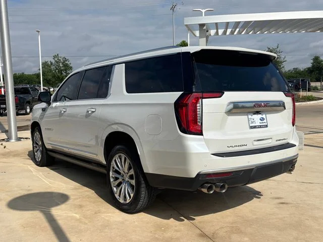 2023 GMC Yukon XL - Image 2