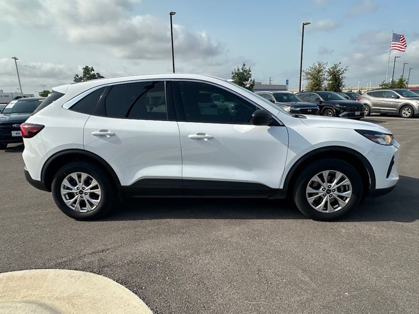 2023 Ford Escape - Image 3