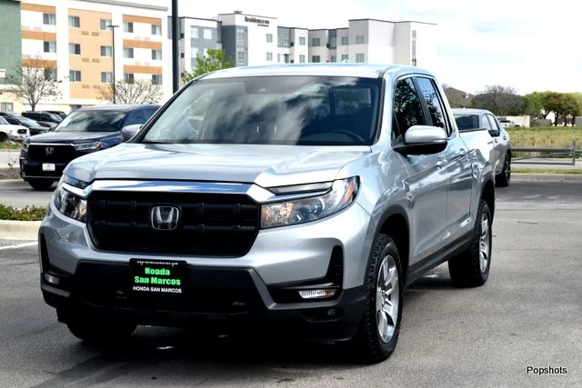 2025 Honda Ridgeline AWD RTL 4D Crew Cab Solar Silver Metallic - Image 1