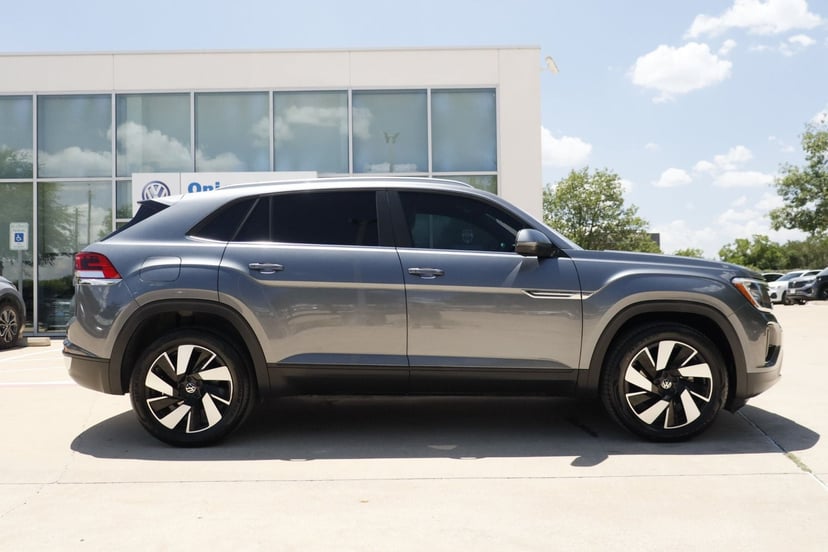 2024 Volkswagen Atlas Cross Sport - Image 1