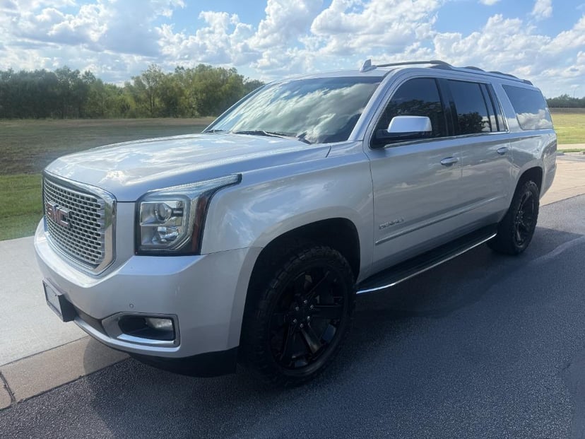 2016 GMC Yukon XL - Image 1
