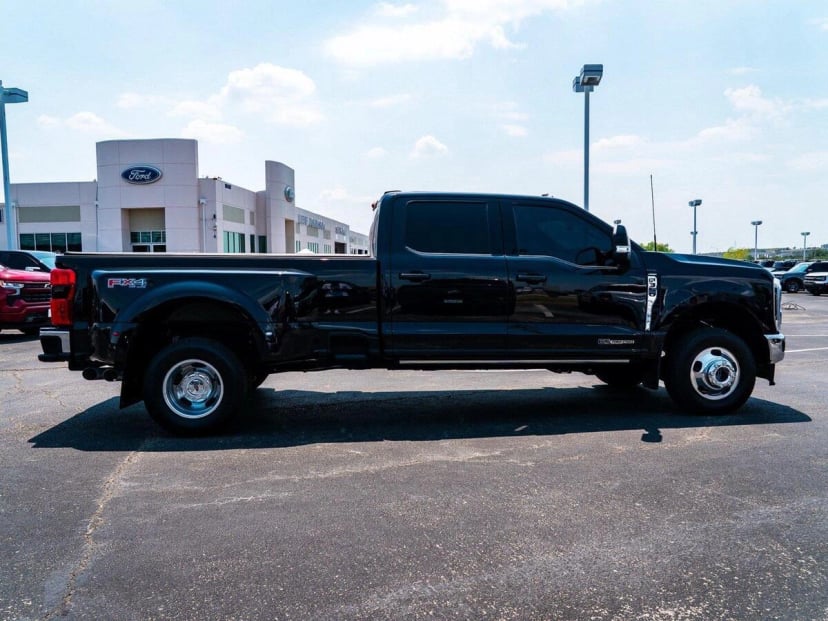 2025 Ford Super Duty - Image 1