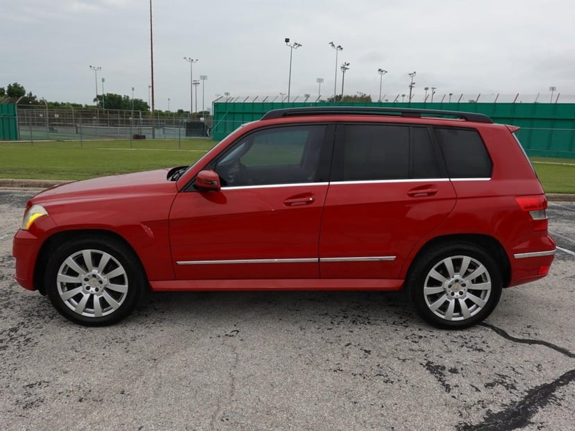 2010 Mercedes-Benz GLK-Class GLK 350 - Image 2