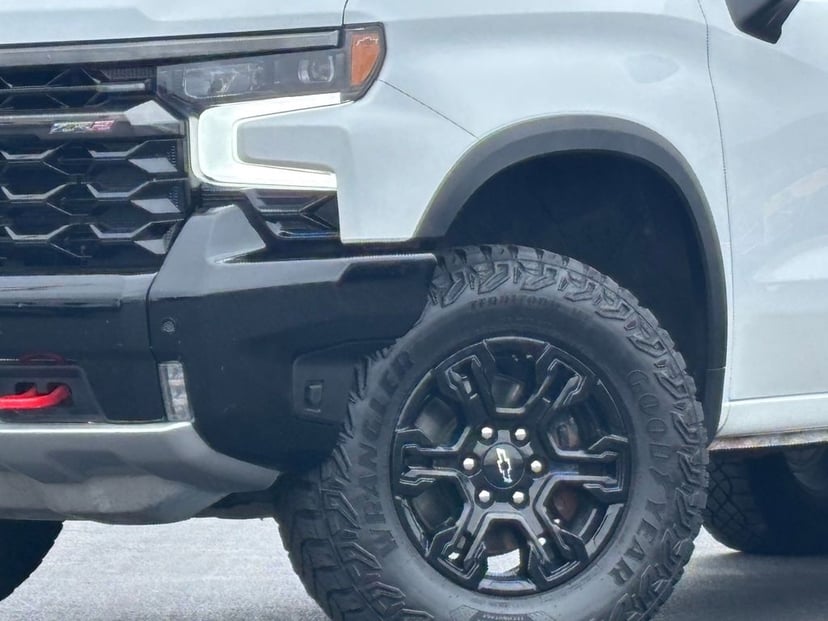 2025 Chevrolet Silverado 1500 - Image 3