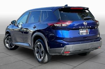 2025 Nissan Rogue - Image 2
