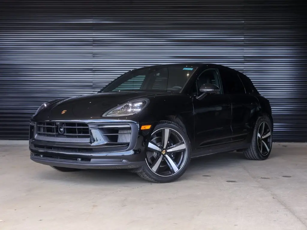 2026 Porsche Macan - Image 1
