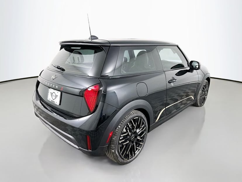 2026 MINI Hardtop - Image 2