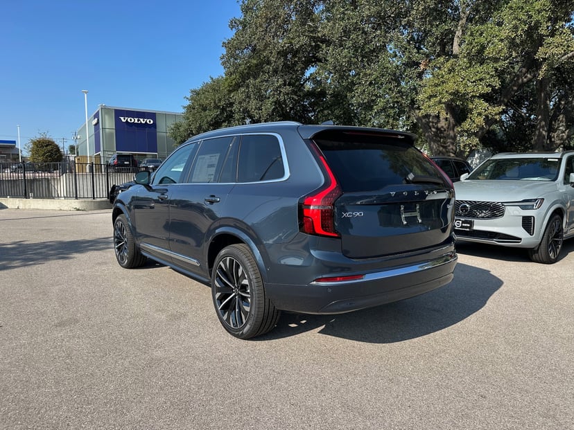 2026 Volvo XC90 - Image 2