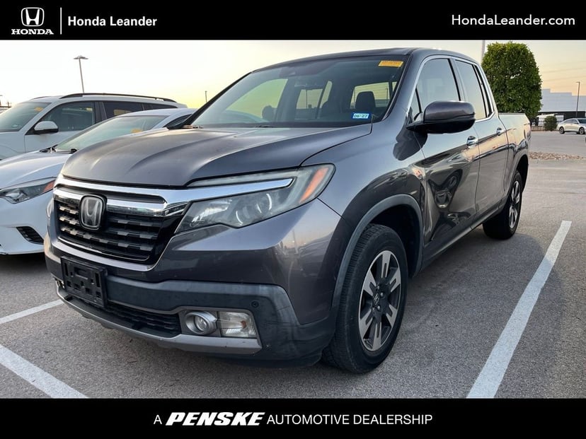 2019 Honda Ridgeline - Image 2
