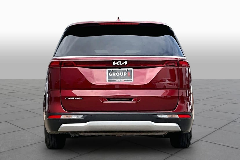 2024 Kia Carnival - Image 2
