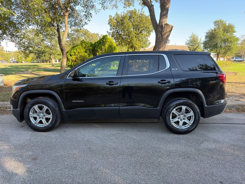 2017 GMC Acadia - Image 1