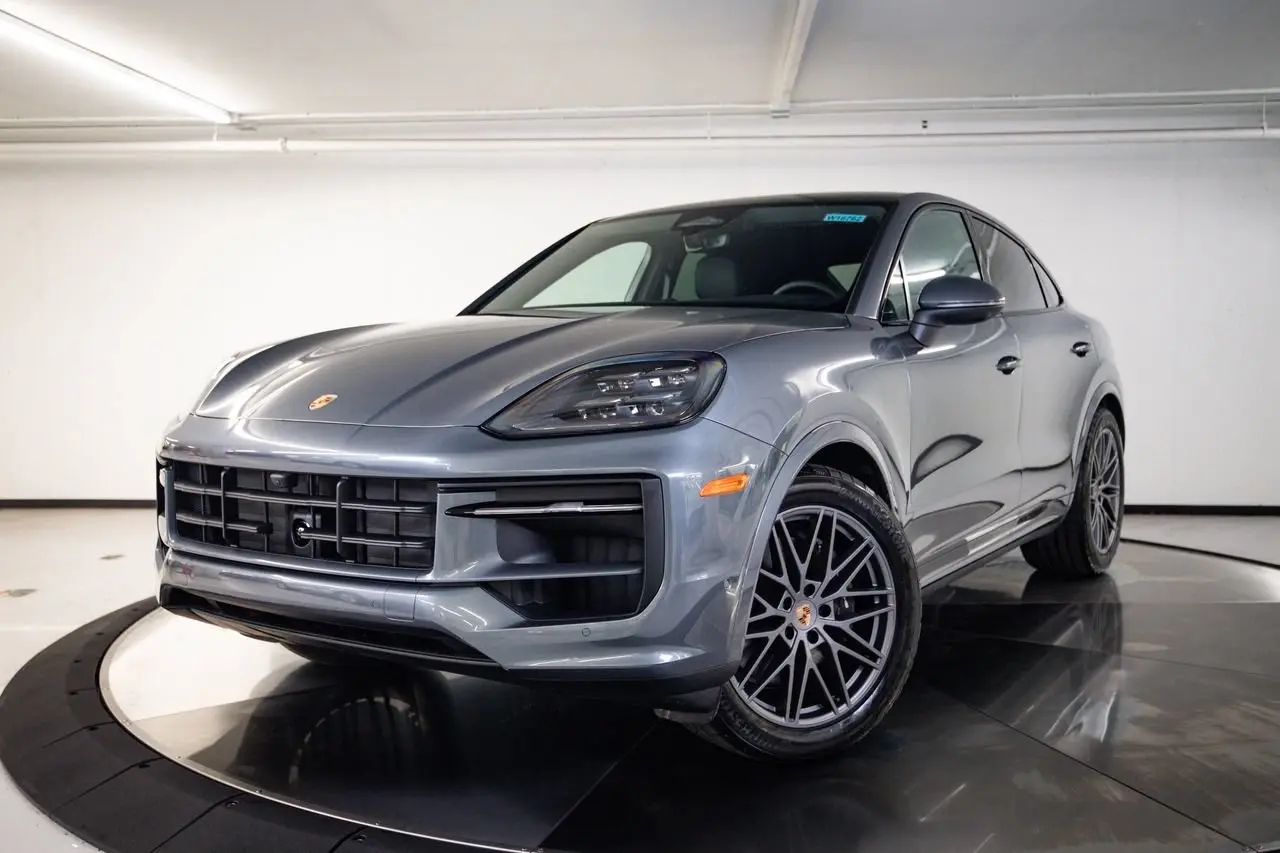 2026 Porsche Cayenne - Image 1