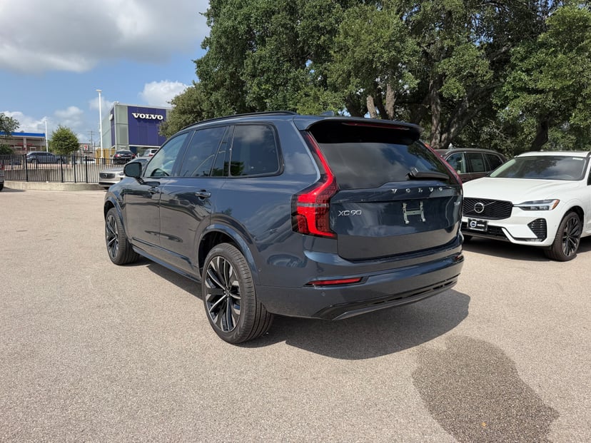 2026 Volvo XC90 - Image 3