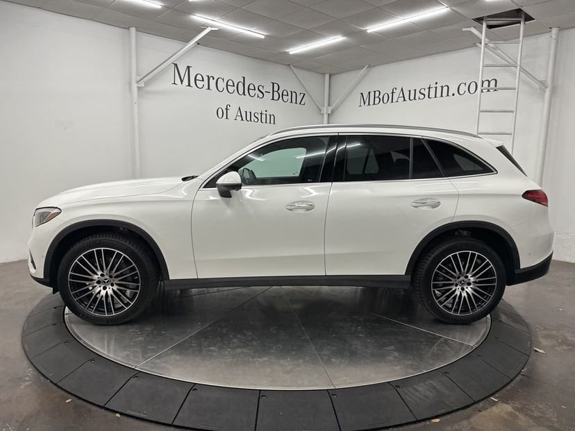 2026 Mercedes-Benz GLC - Image 3