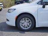 2027 Chrysler Pacifica - Preview 7