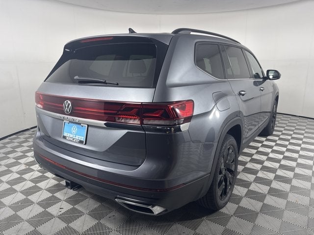 2024 Volkswagen Atlas - Image 3