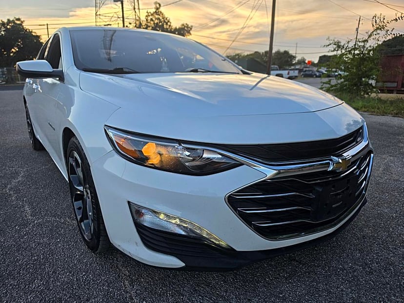 2022 Chevrolet Malibu - Image 1
