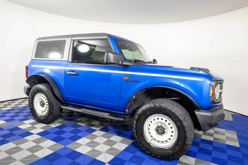 2022 Ford Bronco - Image 2