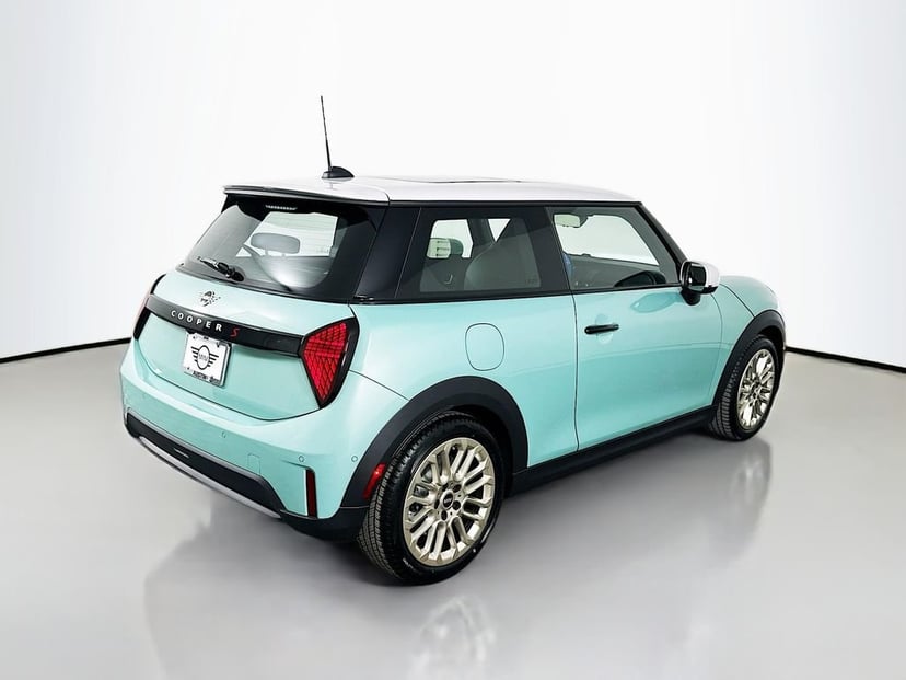 2026 MINI Hardtop - Image 2