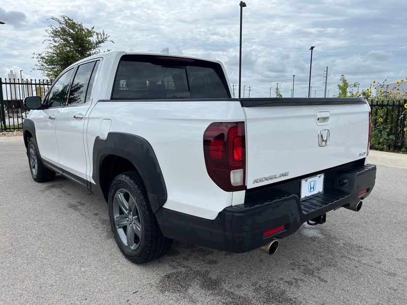 2023 Honda Ridgeline - Image 2