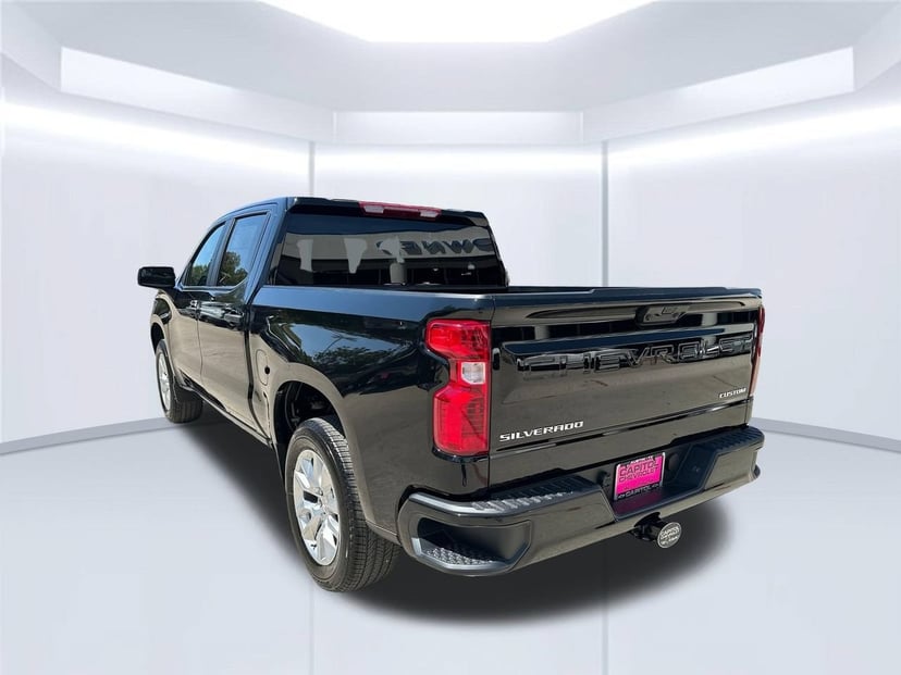 2026 Chevrolet Silverado 1500 - Image 2