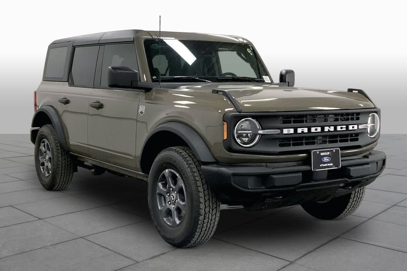 2026 Ford Bronco - Image 2