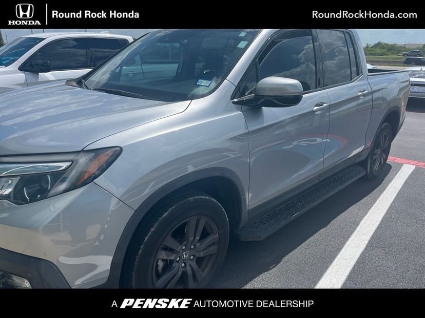2020 Honda Ridgeline - Image 2