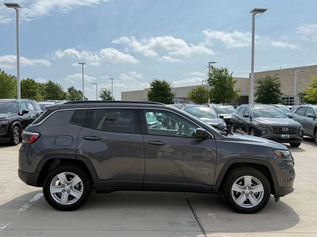 2022 Jeep Compass - Image 3