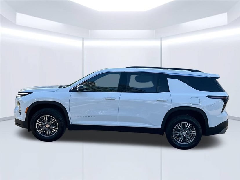 2027 Chevrolet Traverse - Image 1