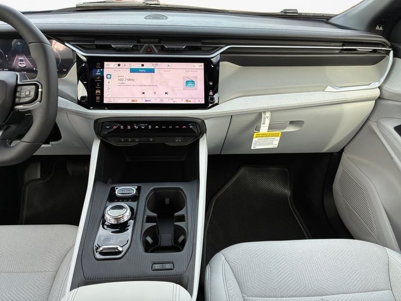 2026 Jeep Cherokee - Image 2