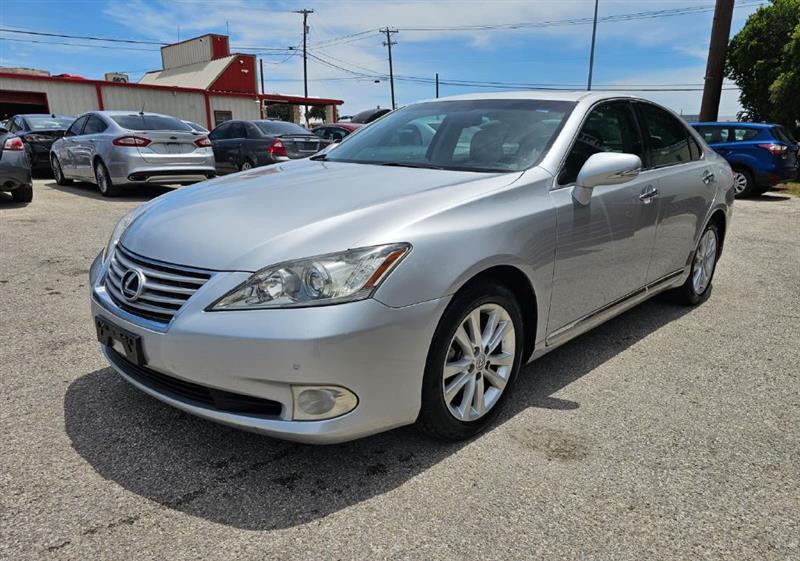 2011 Lexus ES - Image 2