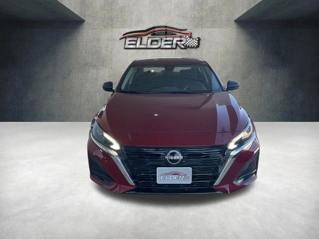 2024 Nissan Altima - Image 2