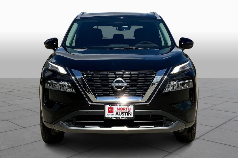 2023 Nissan Rogue - Image 3