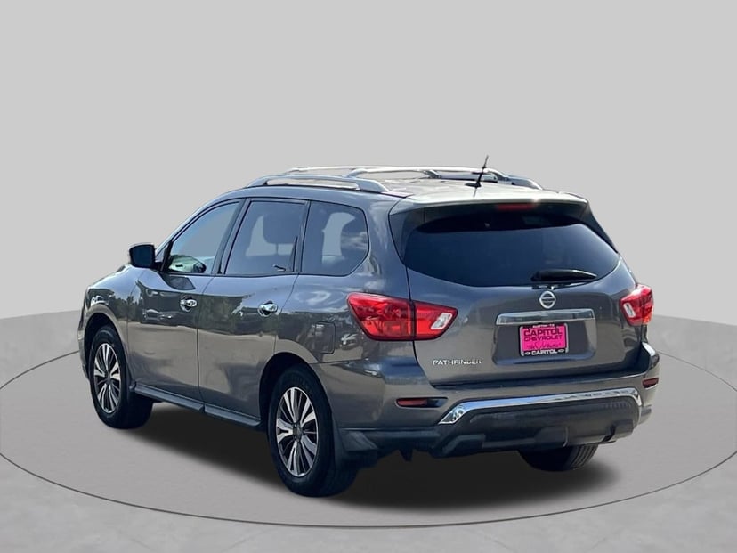 2017 Nissan Pathfinder - Image 3