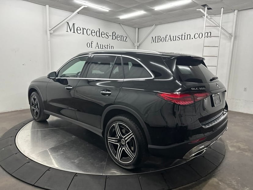 2027 Mercedes-Benz GLC - Image 3