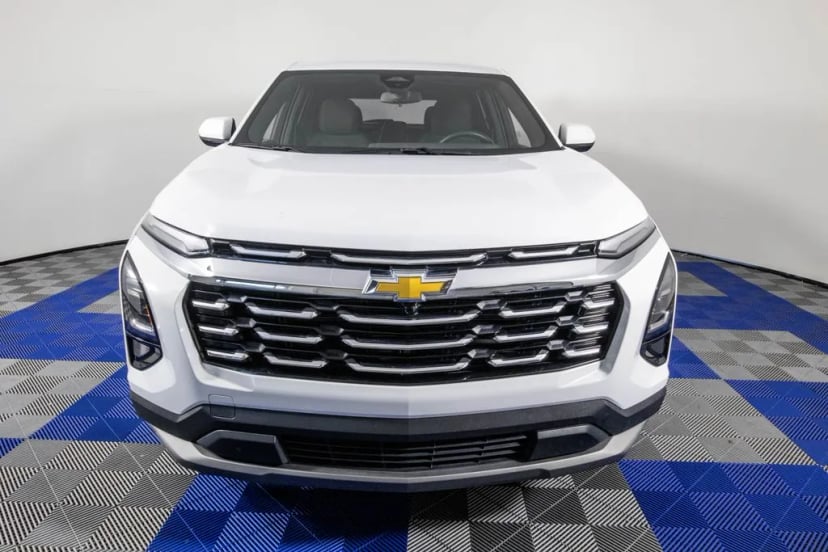 2025 Chevrolet Equinox - Image 3