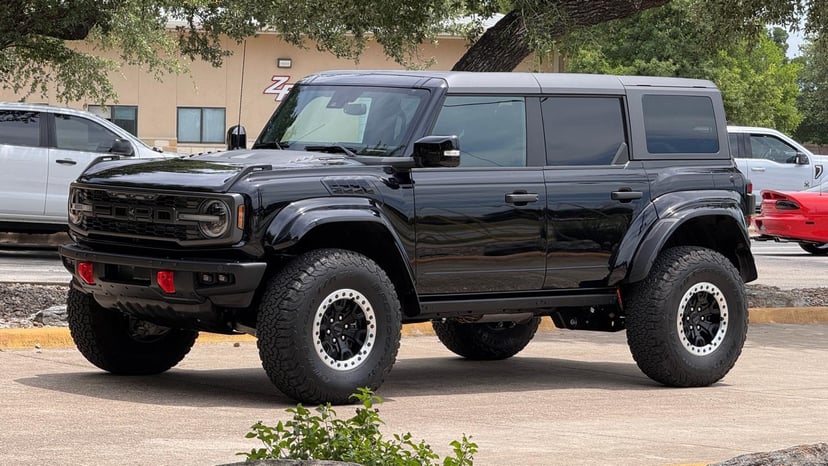 2024 Ford Bronco - Image 3